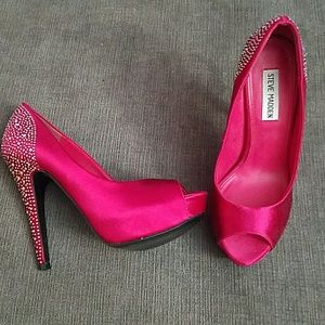 Steve Madden Hot Pink Pumps